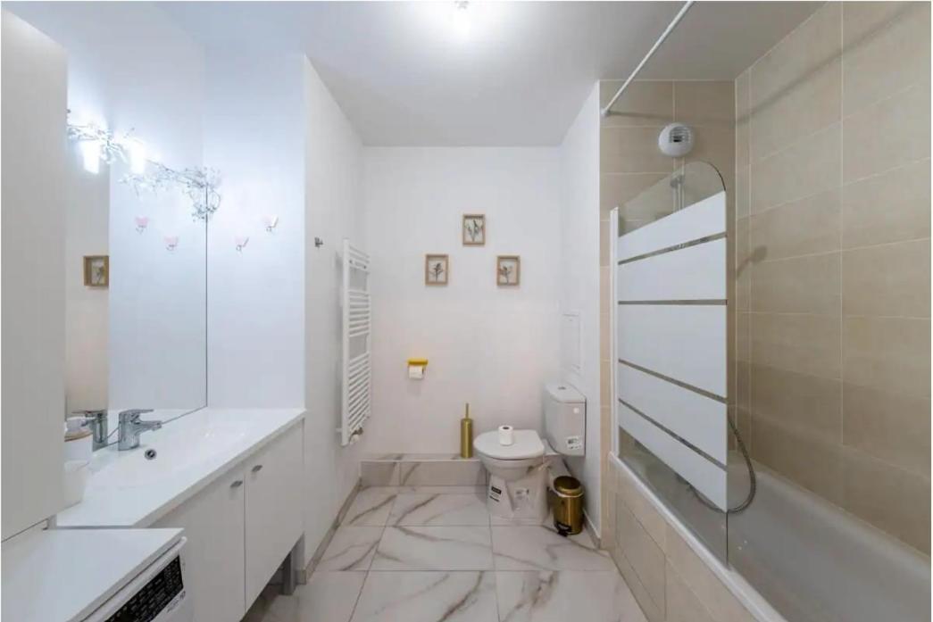 Disney At Home 3 Bed Rooms- Confort 90M2 - Best Location 塞里斯 外观 照片